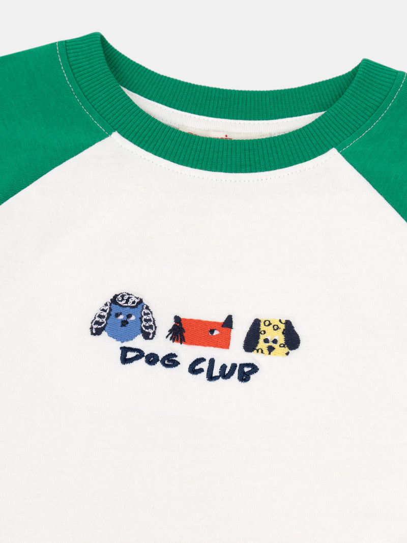 T-shirt crema a maniche lunghe con maniche verdi e ricamo di teste di cane per ragazzo