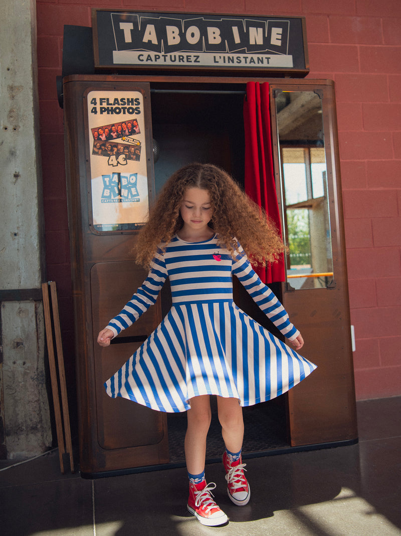 Vestito a righe rosa e blu per ragazze