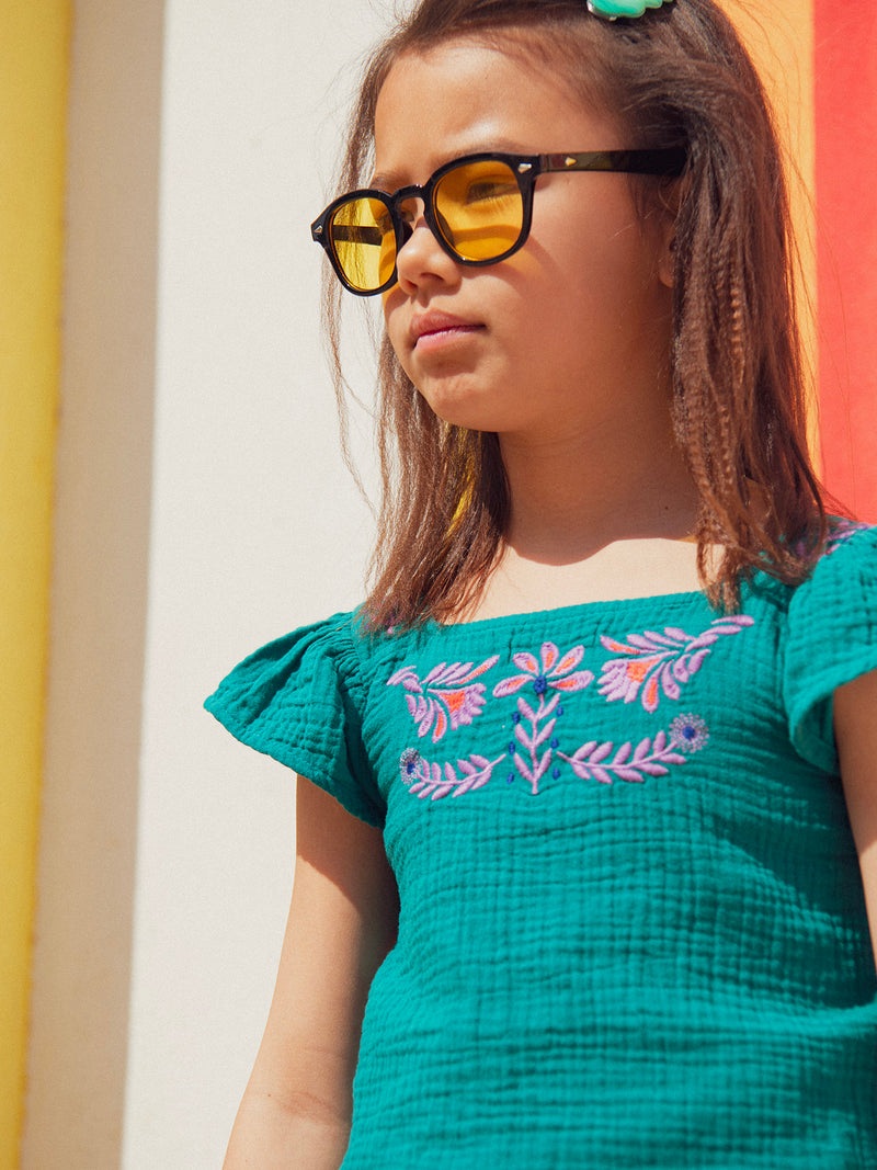 Blusa verde con ricami floreali per ragazza