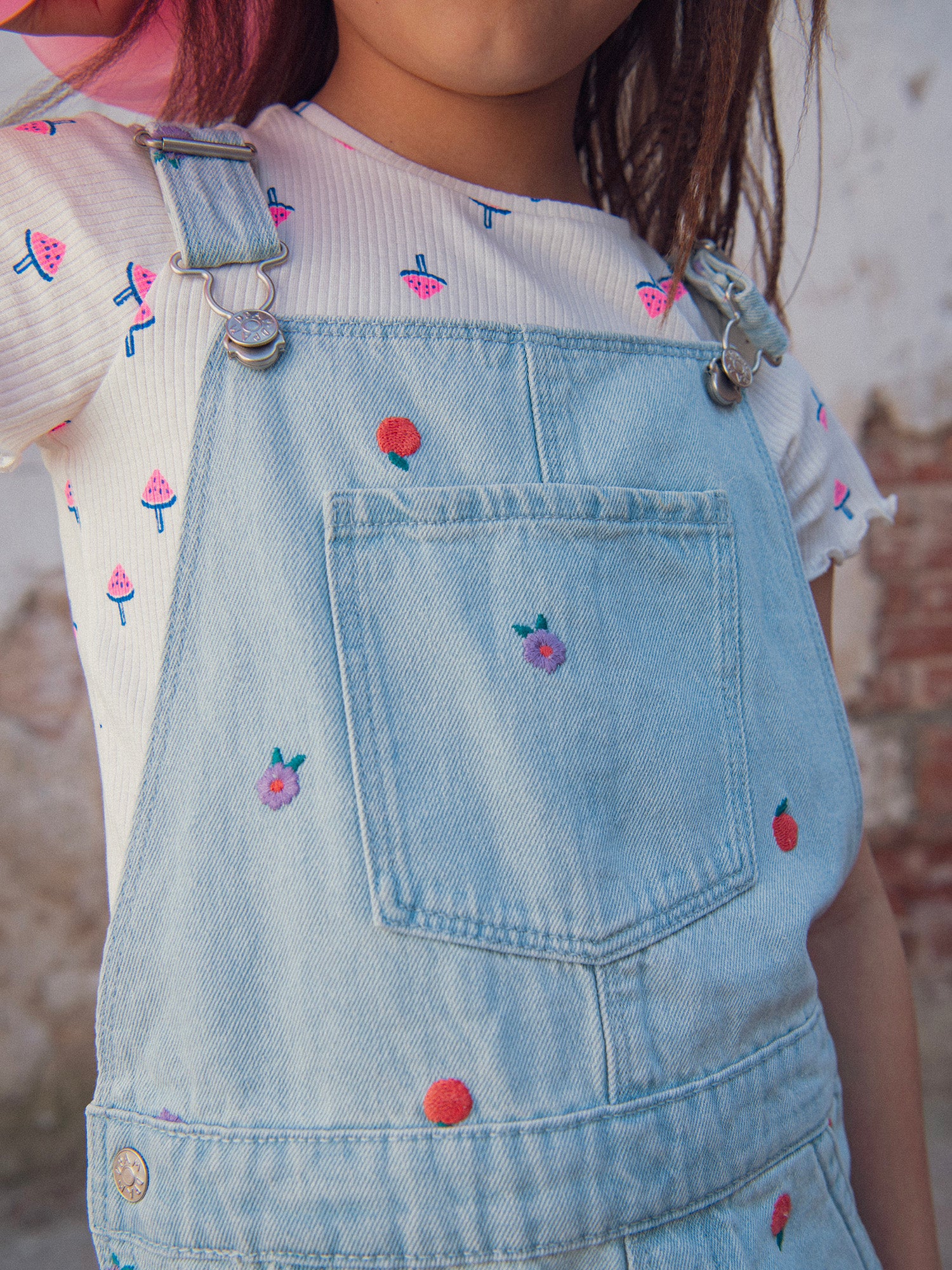 Salopette en denim brodé pour fille