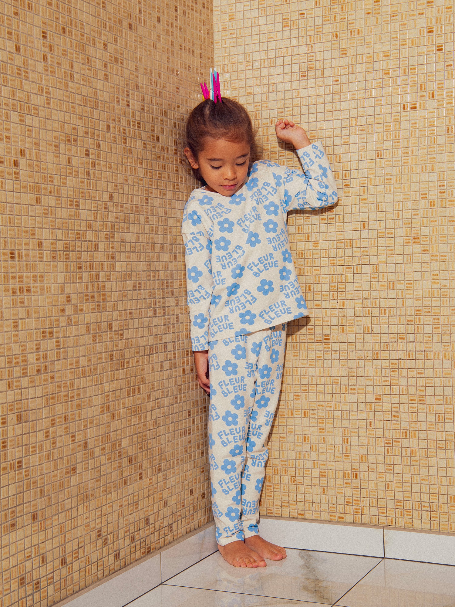 Pyjama écru imprimé all-over fleuri bleu pour fille