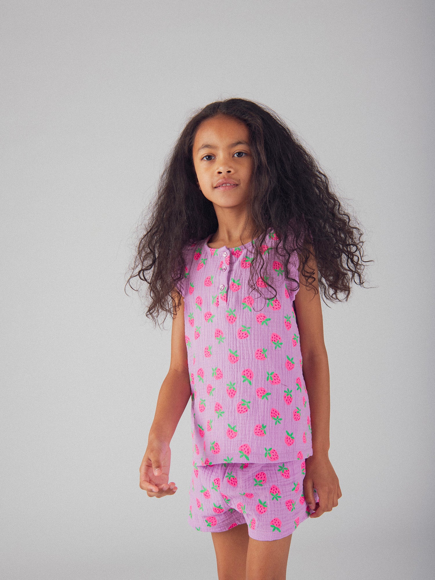 Pigiama corto viola con stampa "Fragole Gourmet" per ragazze