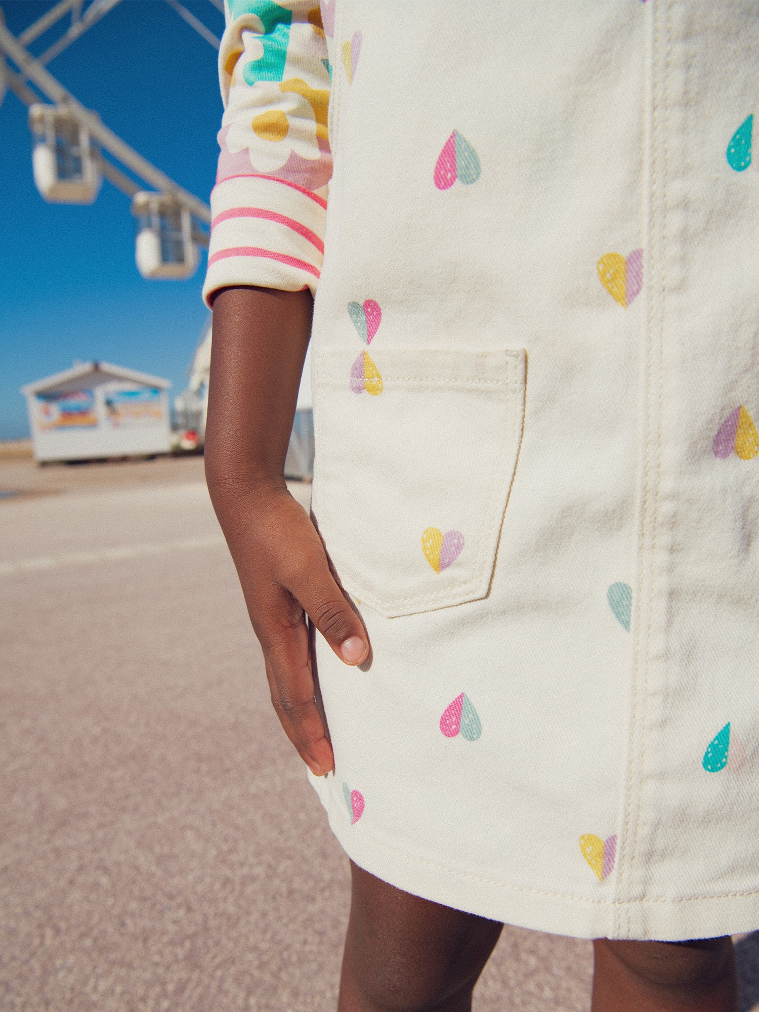 Robe-salopette imprimé coeur pour fille