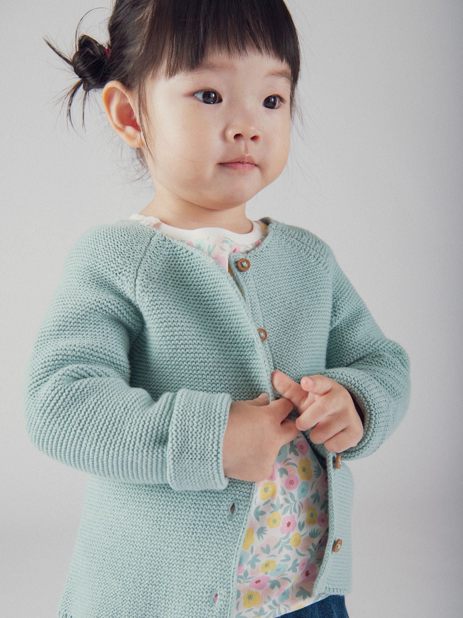 Cardigan en tricot bleu poudré pour bébé fille