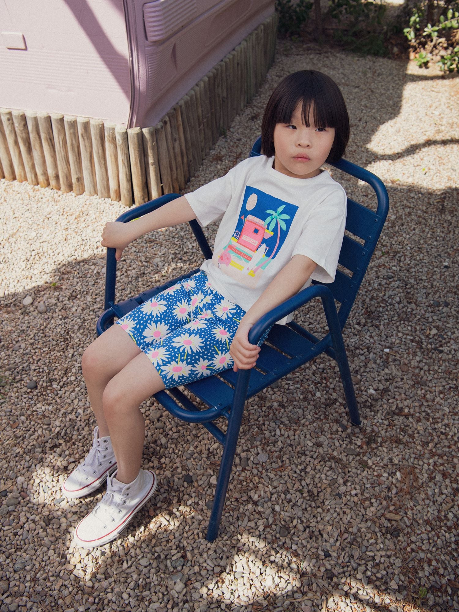 T-shirt ecru con animazione spiaggia per ragazze