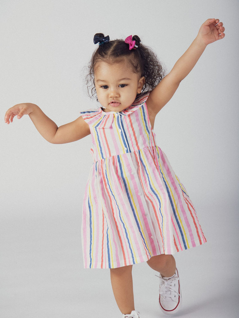 Abito a righe multicolore con colletto arricciato per bambina