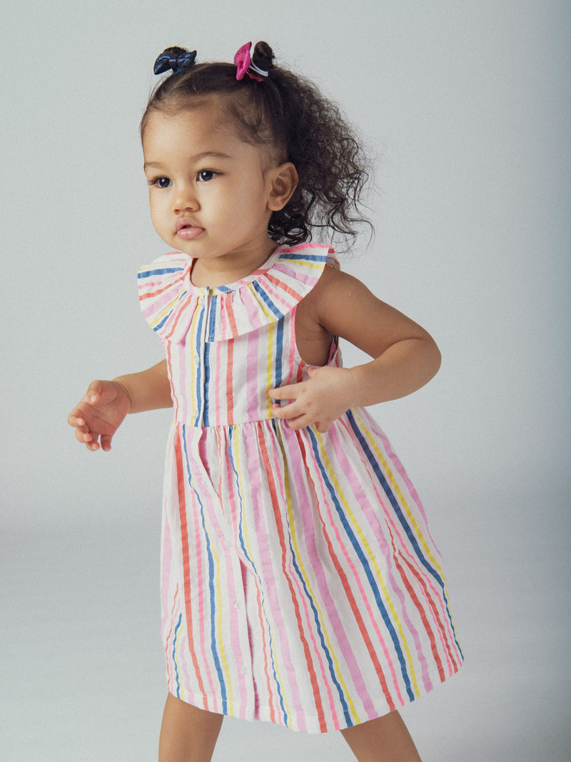 Abito a righe multicolore con colletto arricciato per bambina