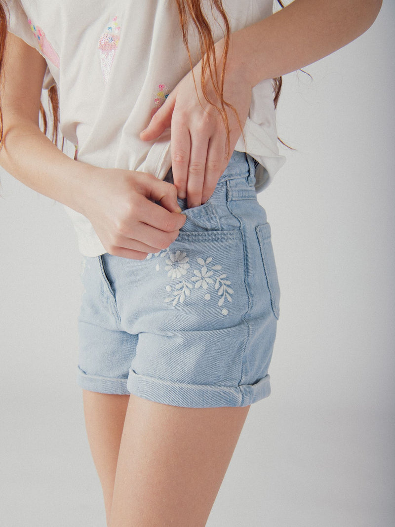 Short in denim blu con ricami floreali per ragazze