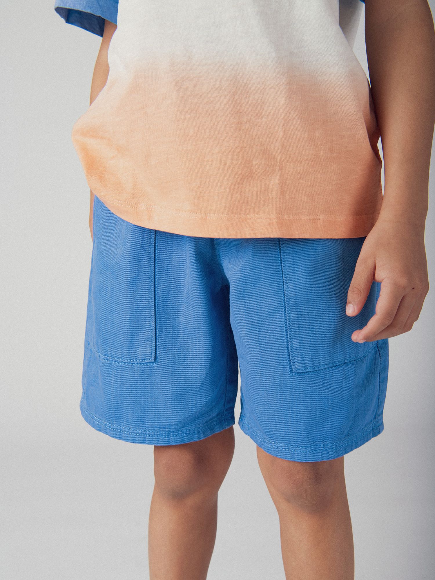 Bermuda blu con tasche per ragazzi