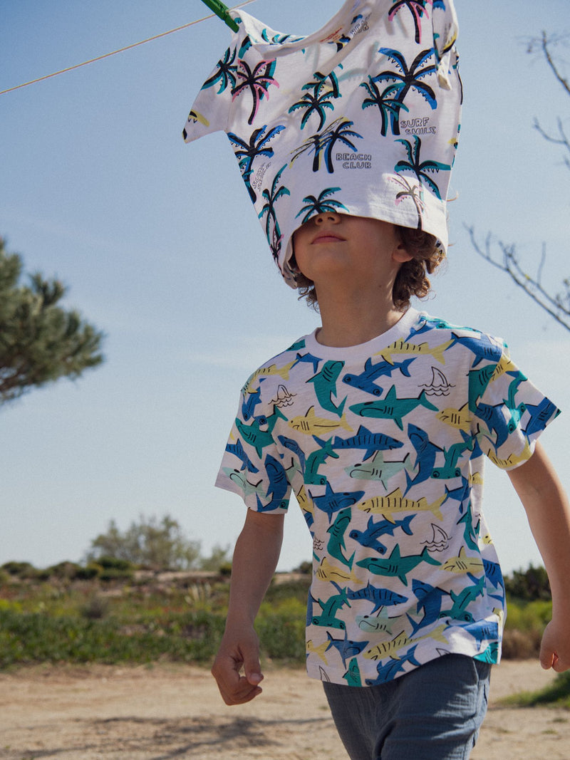 T-shirt bianca con stampa di squali per bambino