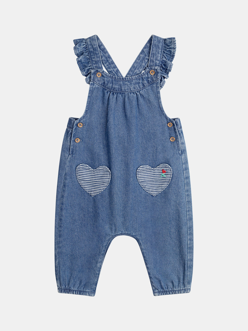Salopette in denim con tasche a forma di cuore ricamate per bambina