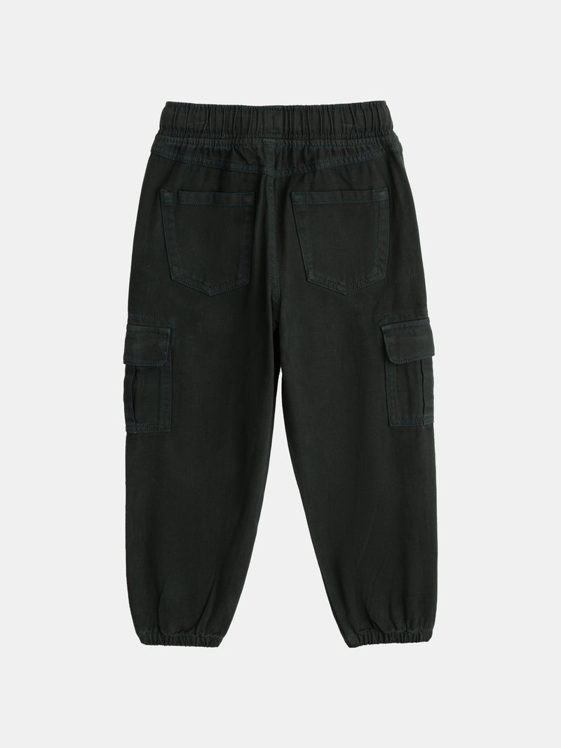Pantaloni verdi con tasche per ragazzi
