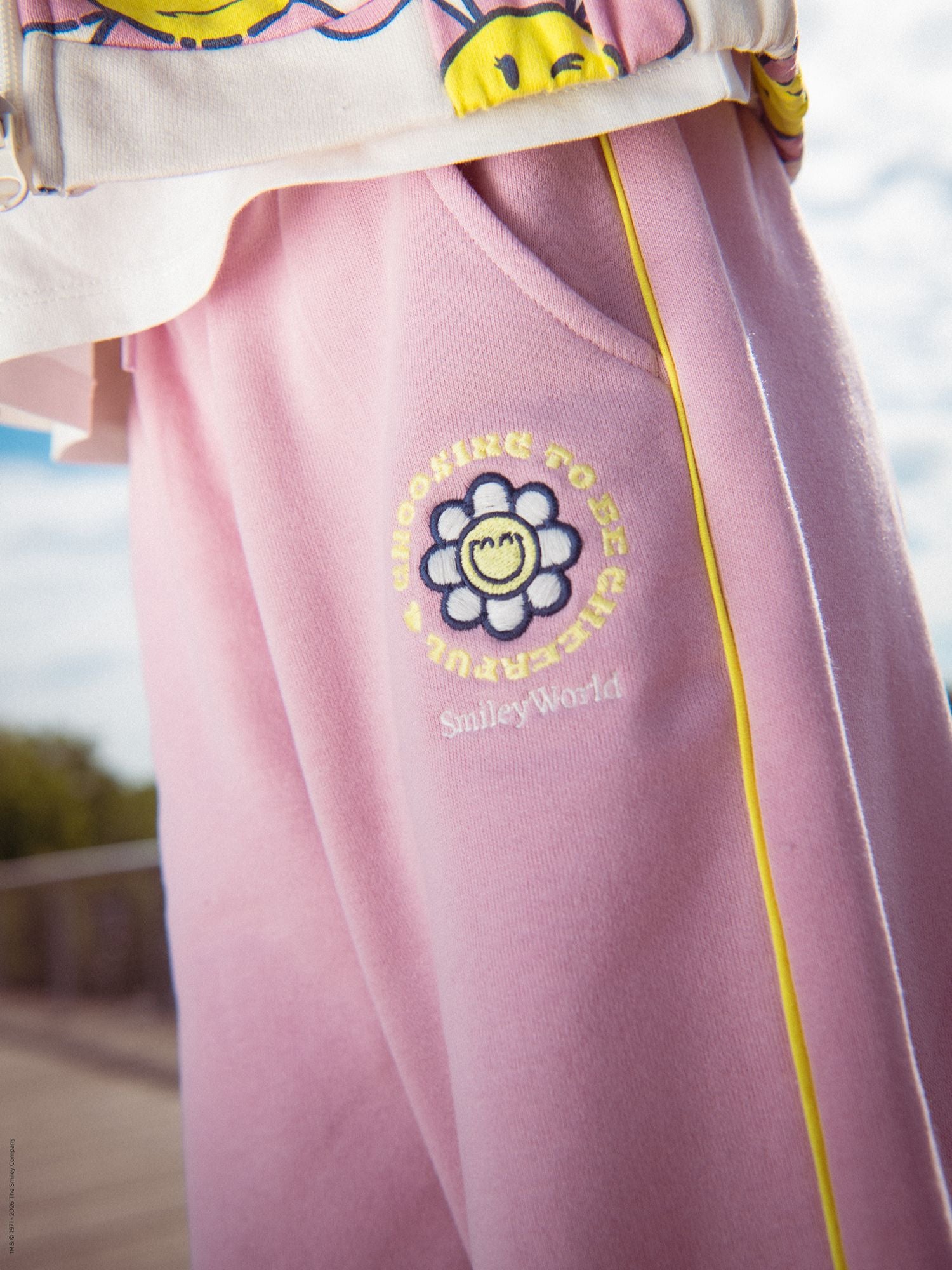 Jogging rosa con stampa SMILEYWORLD fiore per ragazza