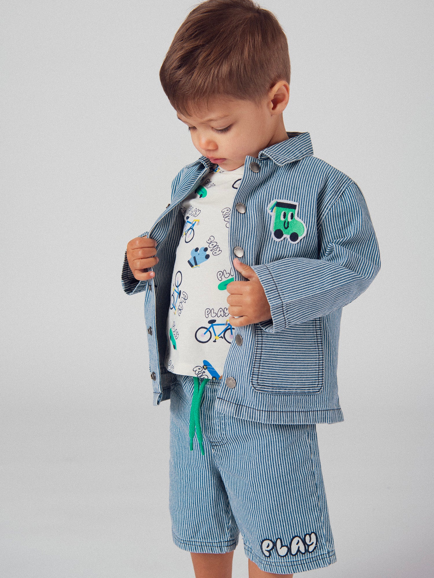 Bermuda in denim a righe "Play" blu e écru per bambino