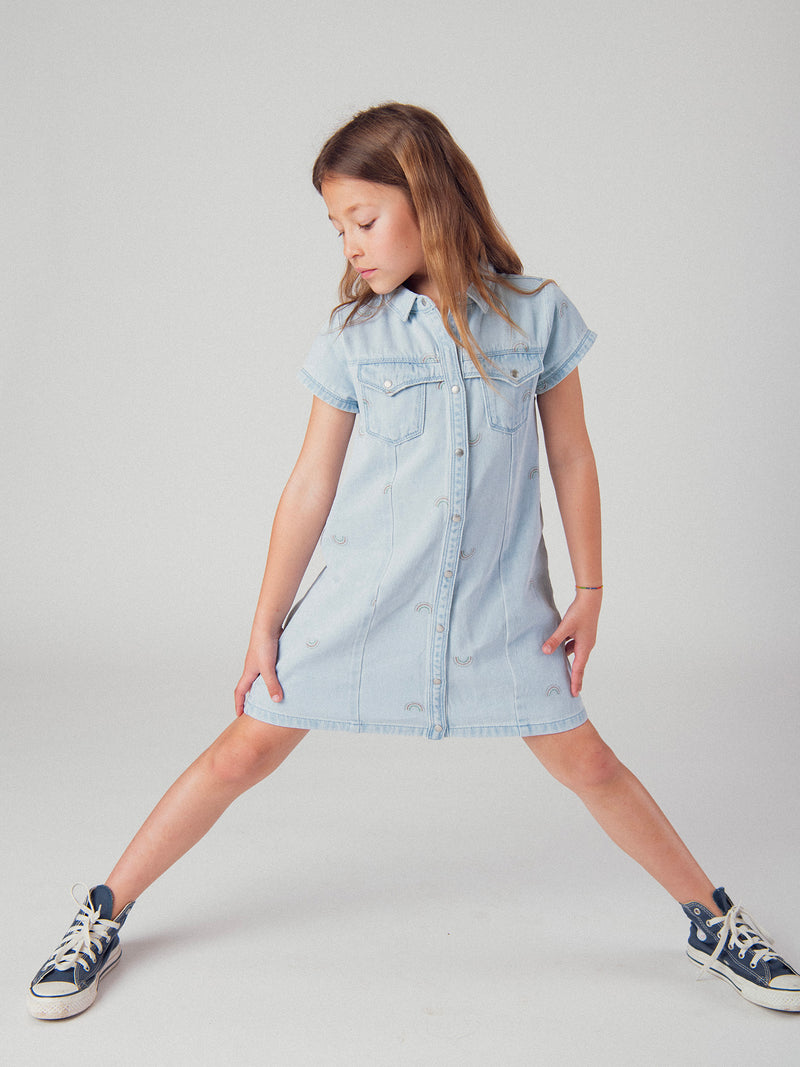 Abito in denim azzurro chiaro con stampa arcobaleno per ragazze
