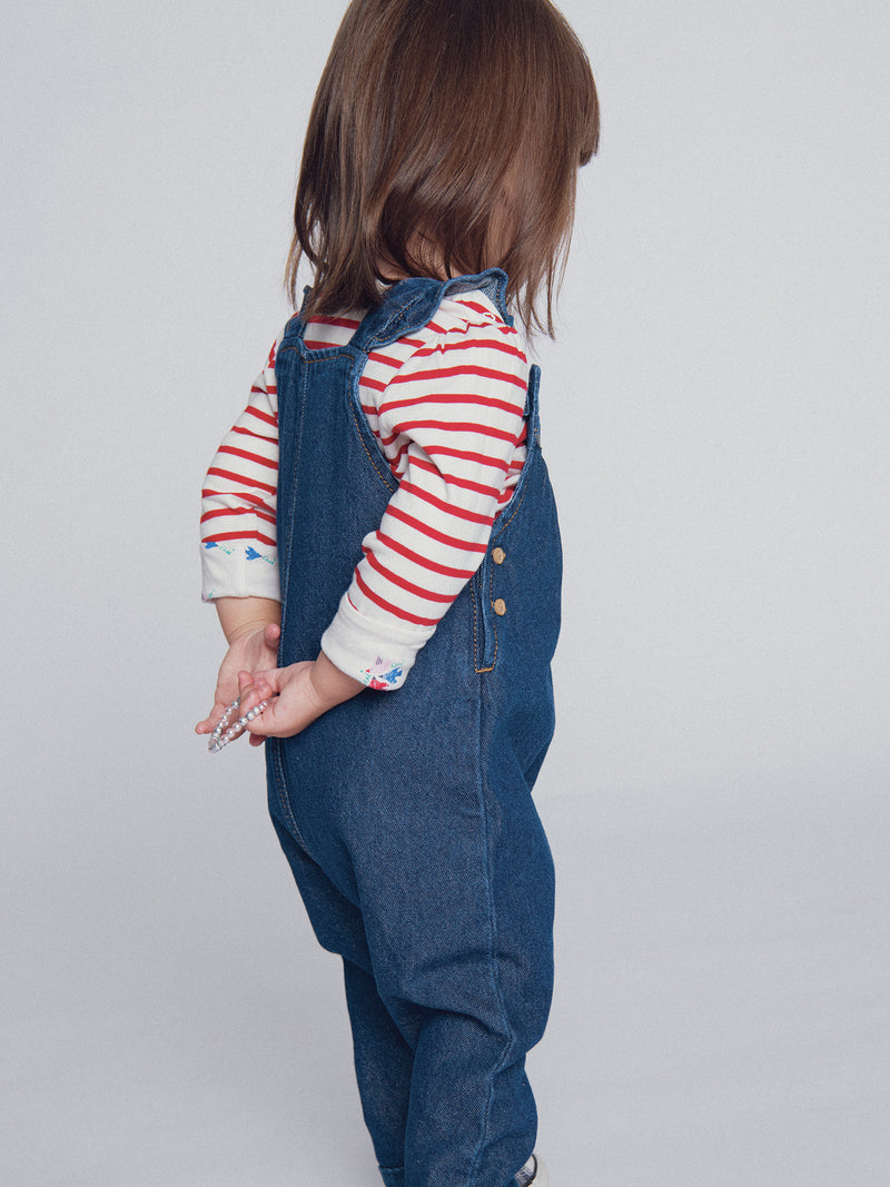 Salopette in denim ricamata "ARTY SCHOOL" per bambina