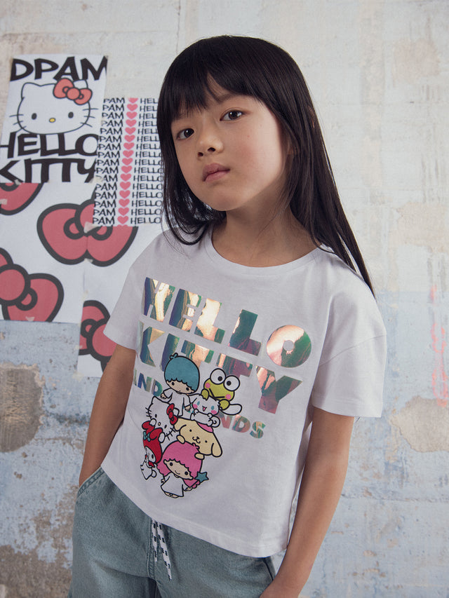 T-shirt bianca con Hello Kitty e amici