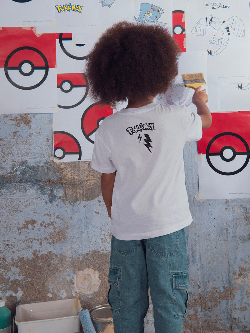 T-shirt bianca con animazione di Pokémon Raikou