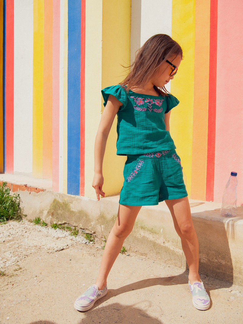Short verde con ricami floreali per ragazze