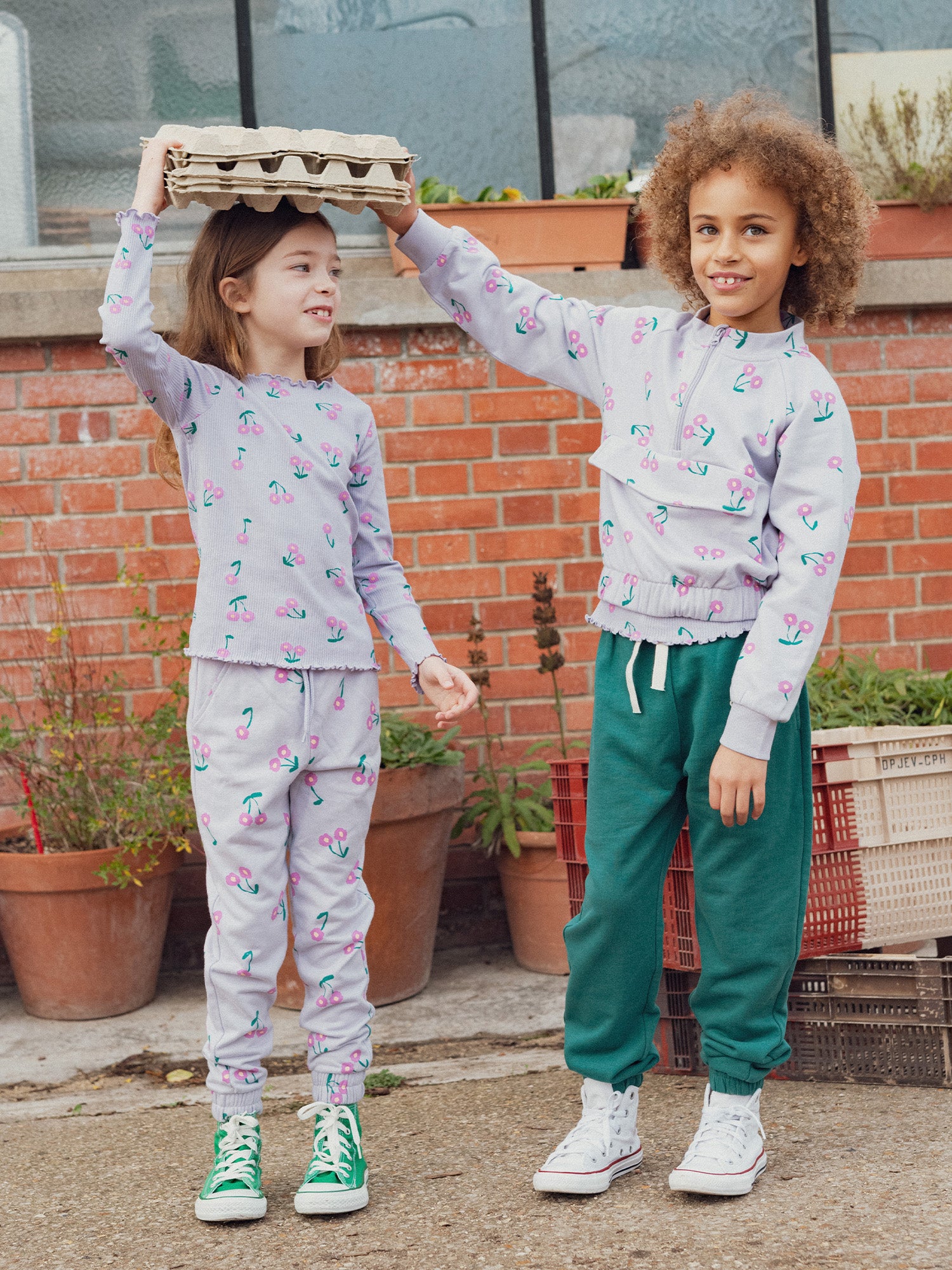 Pantaloni da Jogging Viola con Stampa di Fiori per Ragazze