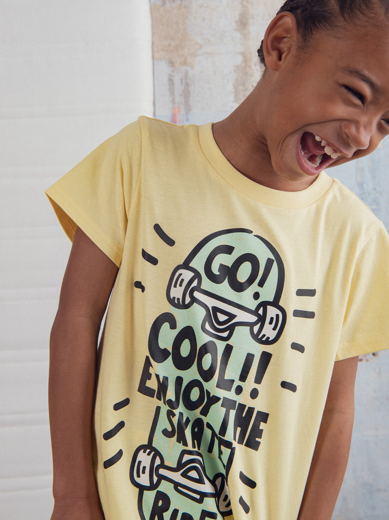 Pigiama corto giallo "Enjoy the Skate Ride" per bambini