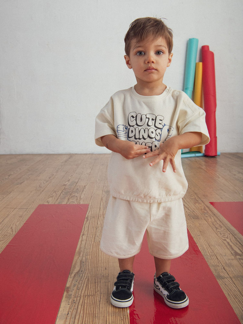 Completo t-shirt e pantaloni corti "Cute Dinos" per bambino