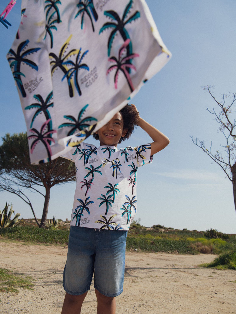 T-shirt bianca con stampa di palme per ragazzi