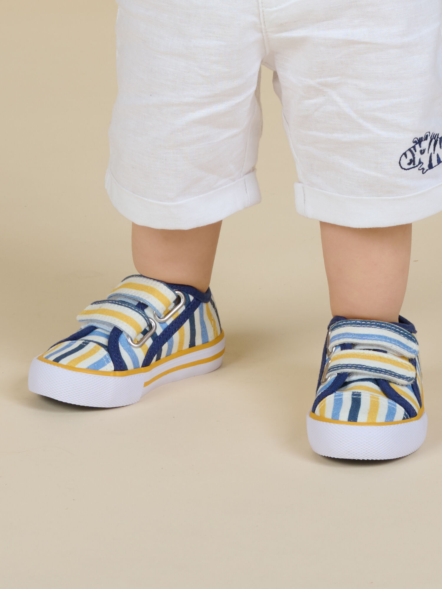 Sneakers neonato sales